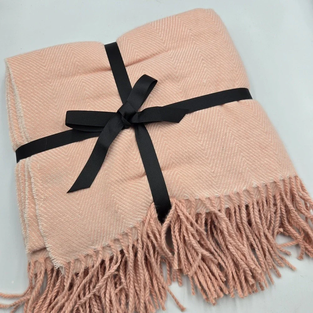 New Vera Bradley Pale Pink Herringbone Woven Blanket Throw Wrap Fringe 50